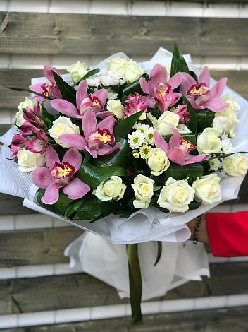 Букет цветов из: Розы и Хризантемы в Кара-Тюбе