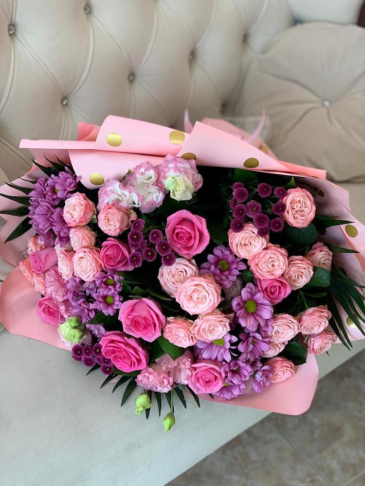 Букет цветов из: Хризантемы, Розы и Лизиантусы в Кара-Тюбе