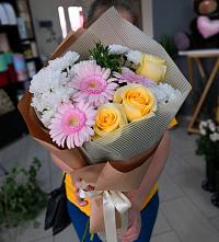Букет цветов из:  Герберы, Розы и Хризантемы в Кара-Тюбе