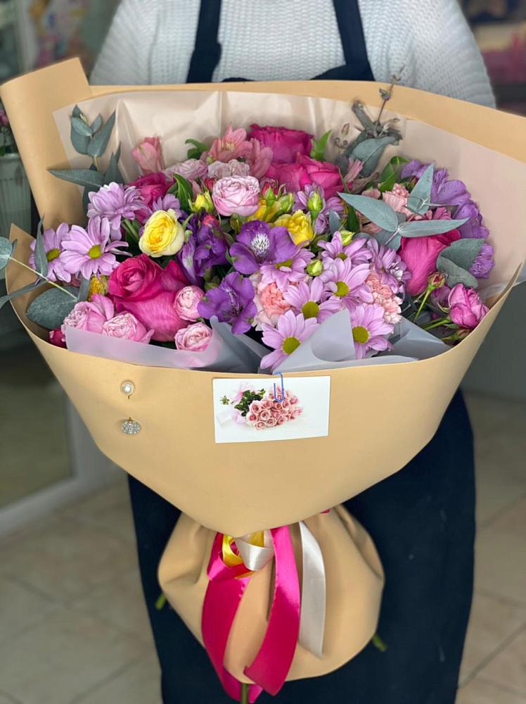 Букет цветов из: Хризантемы, Гвоздики и Альстромерии в Кара-Тюбе