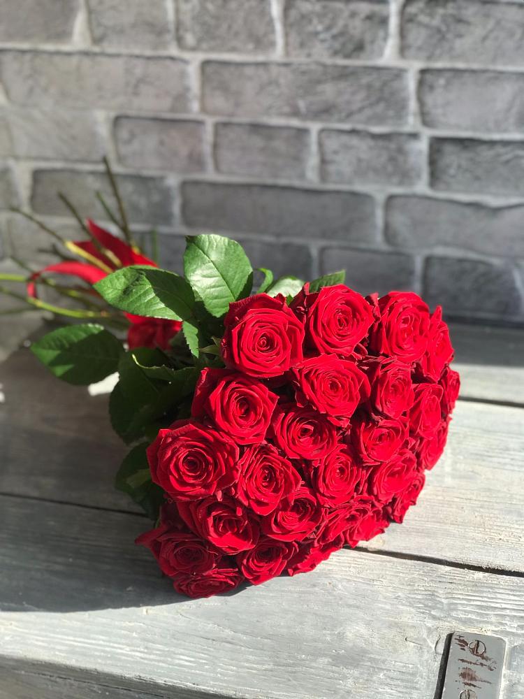 Букет Красные розы Фридом в Кара-Тюбе