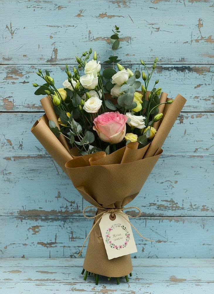 Букет цветов из: Розы и Лизиантусы в Кара-Тюбе