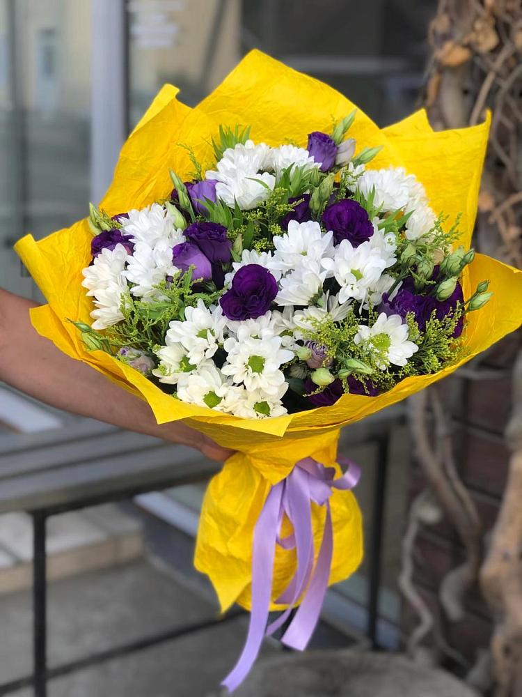 Букет цветов из: Ирисы, Хризантемы и Ромашки в Кара-Тюбе