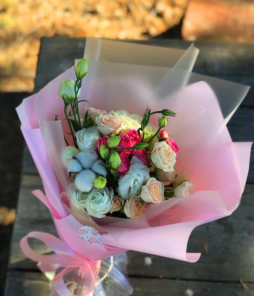 Букет цветов из: Розы и Лизиантусы в Кара-Тюбе