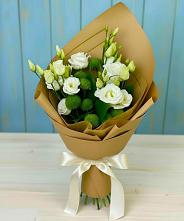 Букет цветов из:  Хризантемы и Лизиантусы в Кара-Тюбе