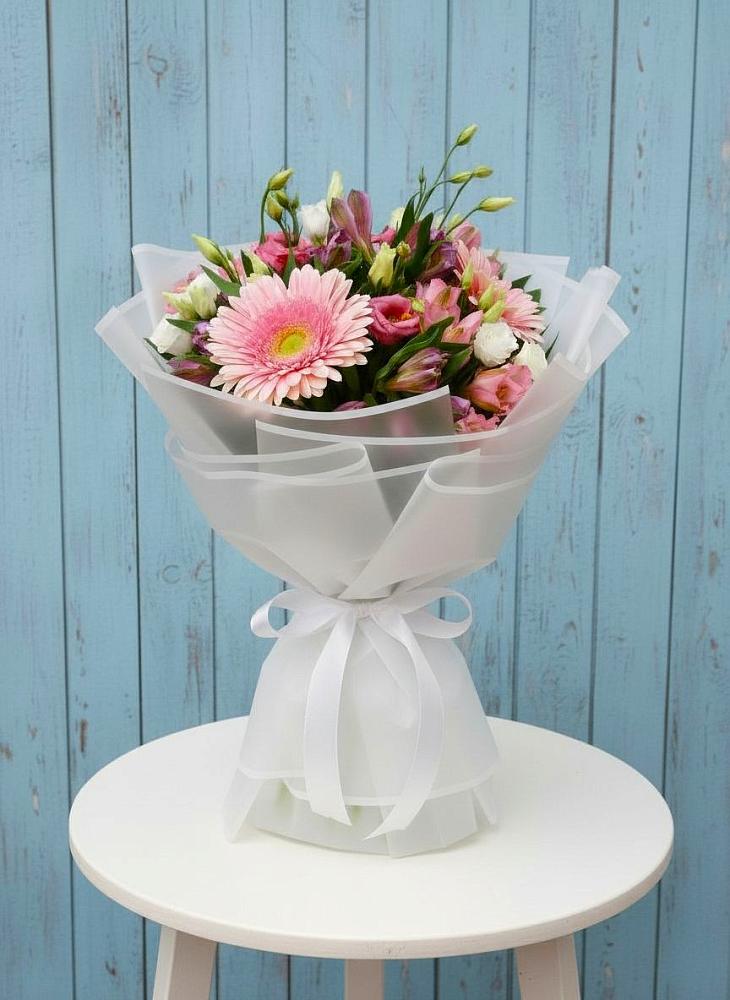 Букет цветов из: Герберы, Альстромерии и Лизиантусы в Кара-Тюбе