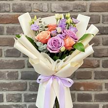 Букет цветов из:  Лизиантусы и Розы в Кара-Тюбе