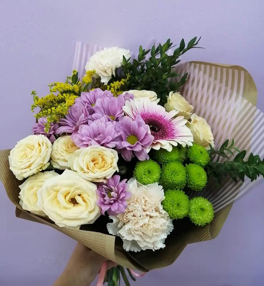 Букет цветов из: Хризантемы, Розы, Гвоздики и Герберы в Кара-Тюбе