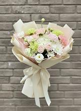 Букет цветов из:  Гвоздики, Розы, Лизиантусы и Хризантемы #REPLACE_PRED# Кара-Тюбе