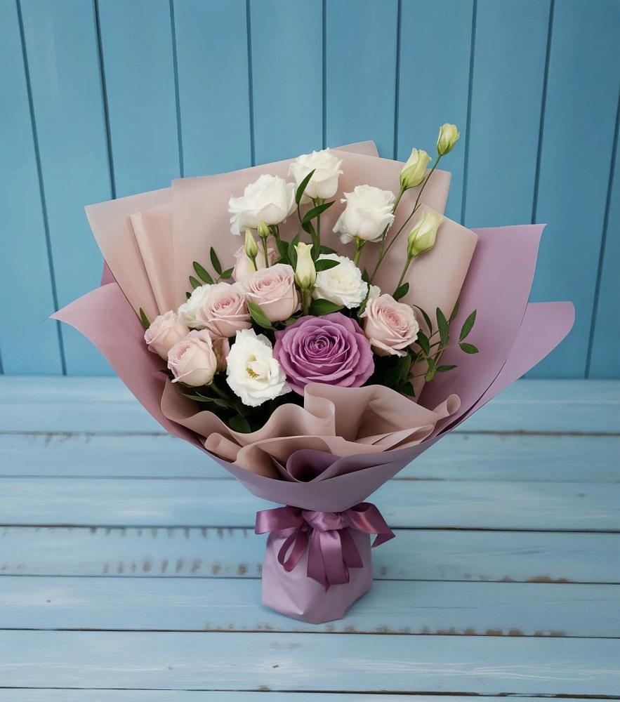 Букет цветов из: Розы и Лизиантусы в Кара-Тюбе